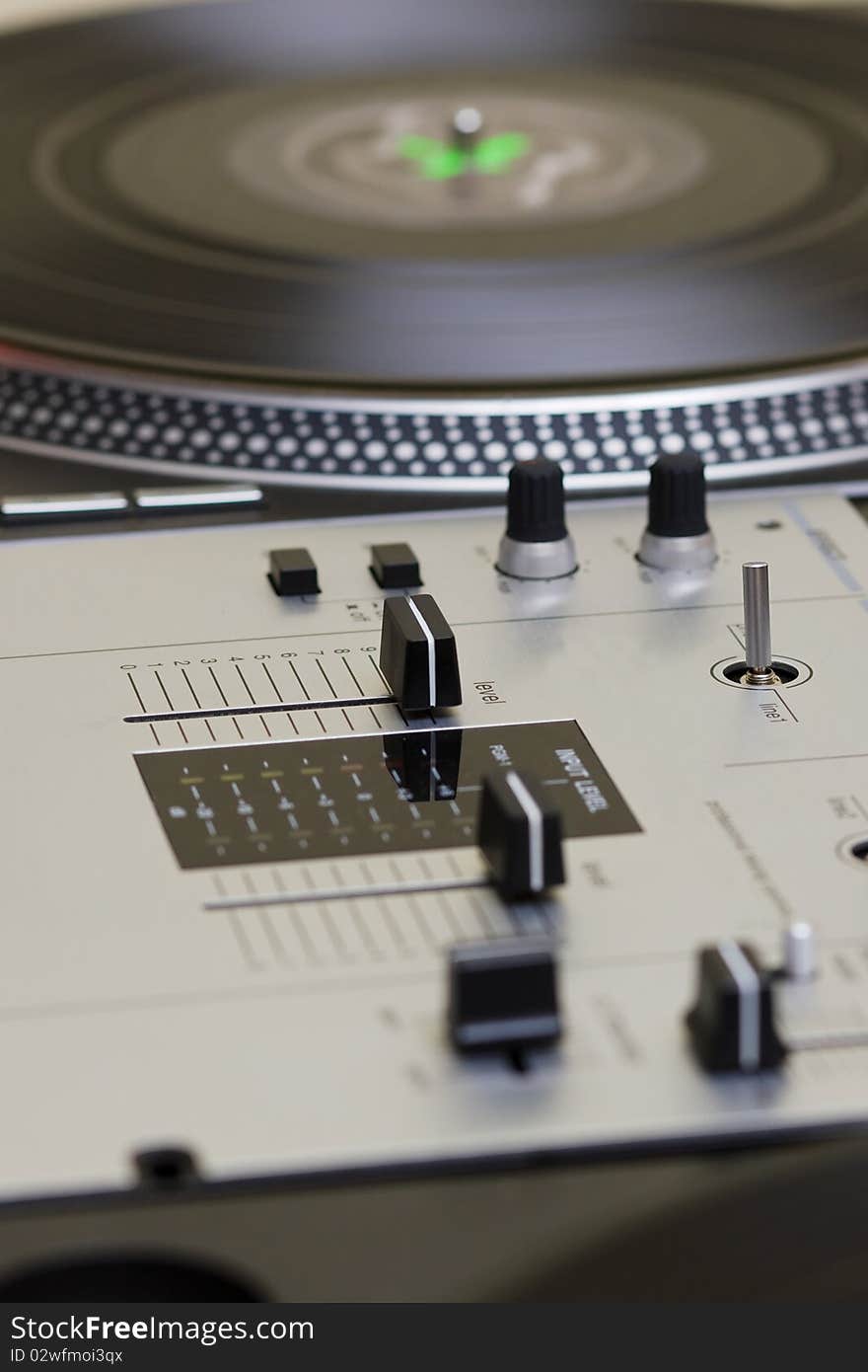 Mixing Controller And Turntables