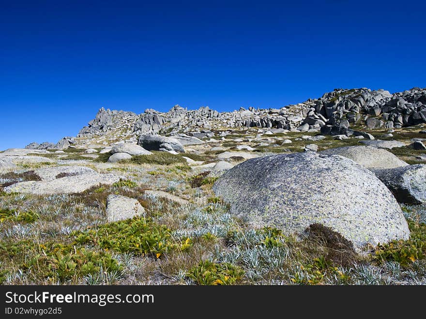 Threbo near the highest point in Australia during the Autumn months. Threbo near the highest point in Australia during the Autumn months.