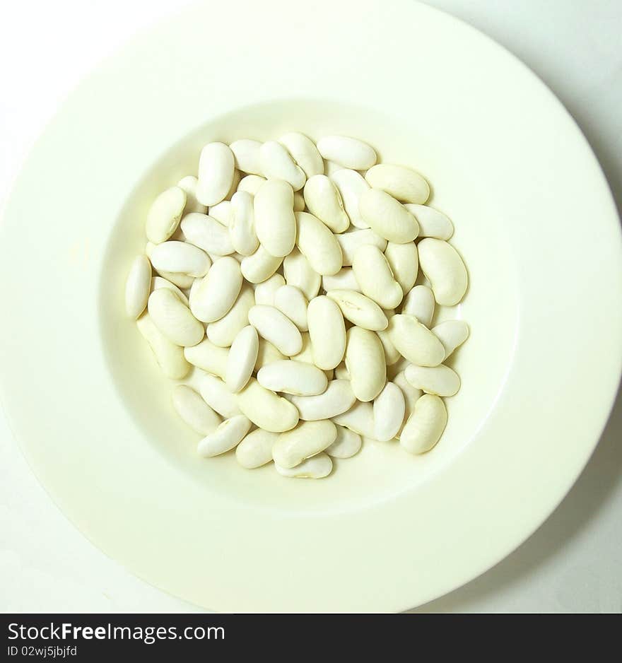 White beans in a bowl.