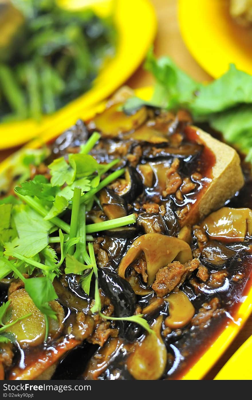 Chinese bean curd and mushroom dish