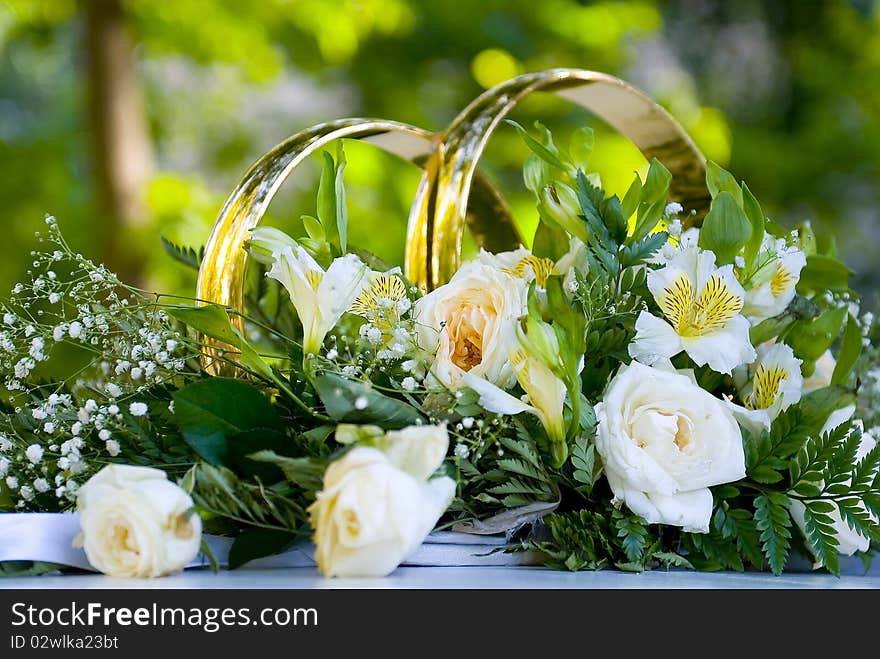 Wedding flower arrangement with white roses