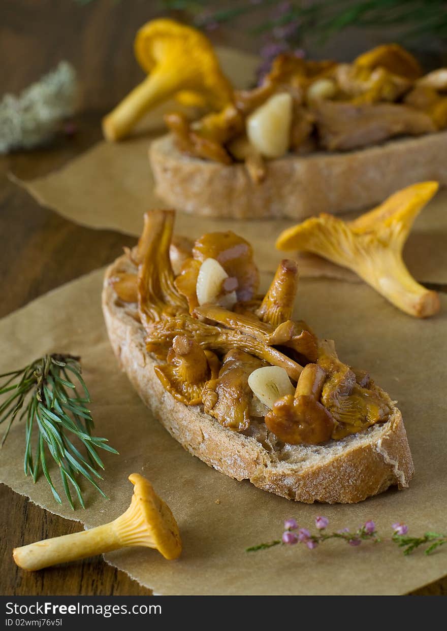 Bread With Chanterelles