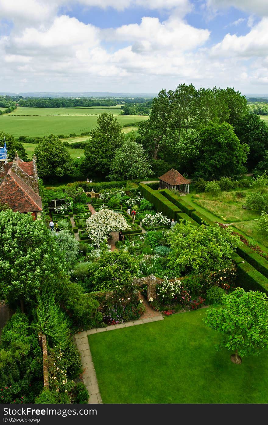 Formal gardens of Sissinghurst Castle
Kent
United Kingdom