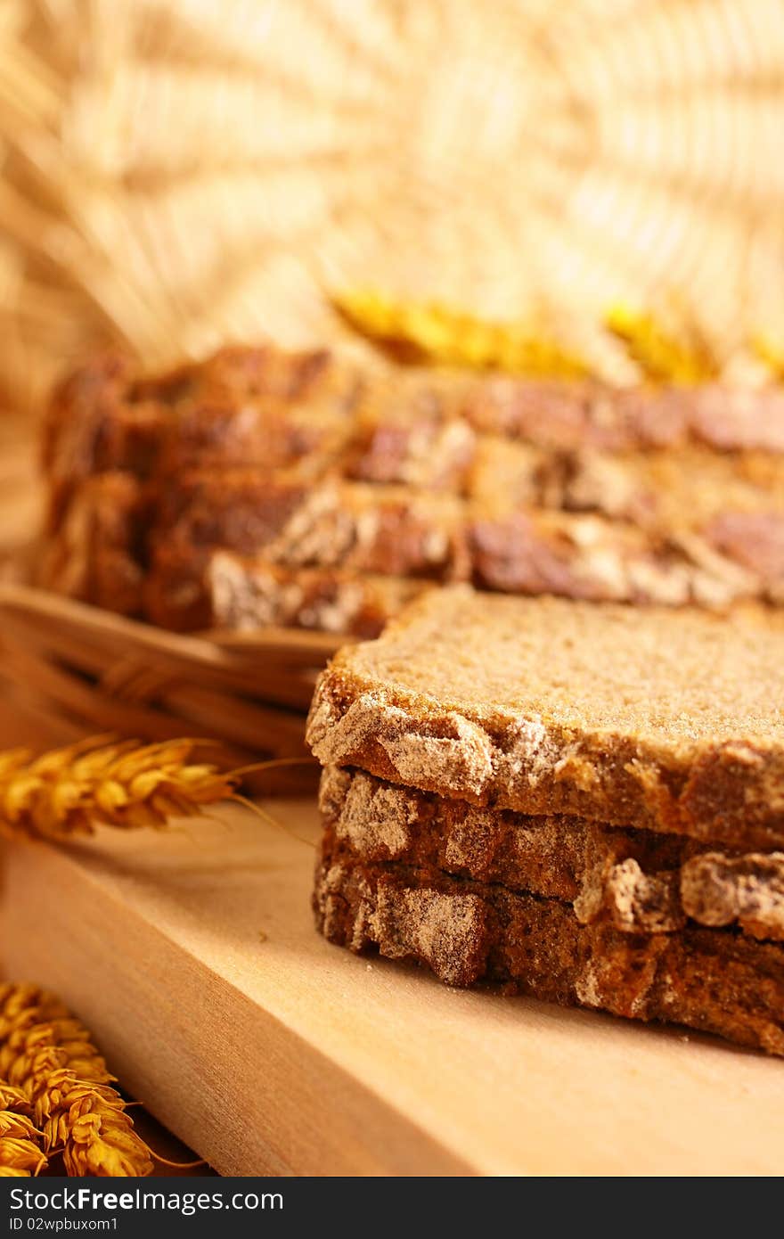 Fresh crackling bread