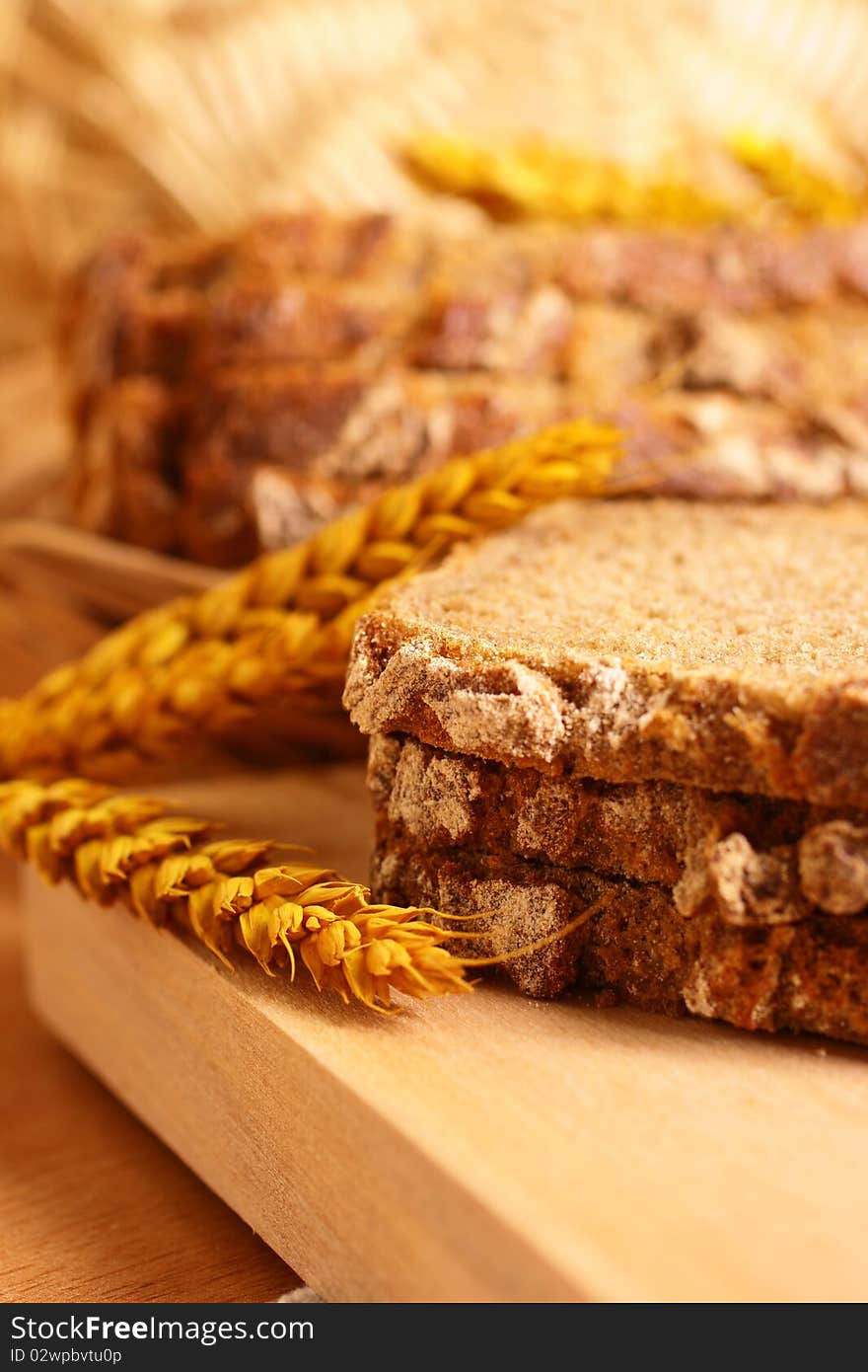 Fresh crackling bread