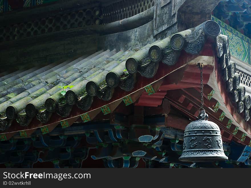 This is a roof line from a Chinese temple. The temple name is Nengren. It is located in the Baiyun district of Guangzhou, China. This is a roof line from a Chinese temple. The temple name is Nengren. It is located in the Baiyun district of Guangzhou, China.