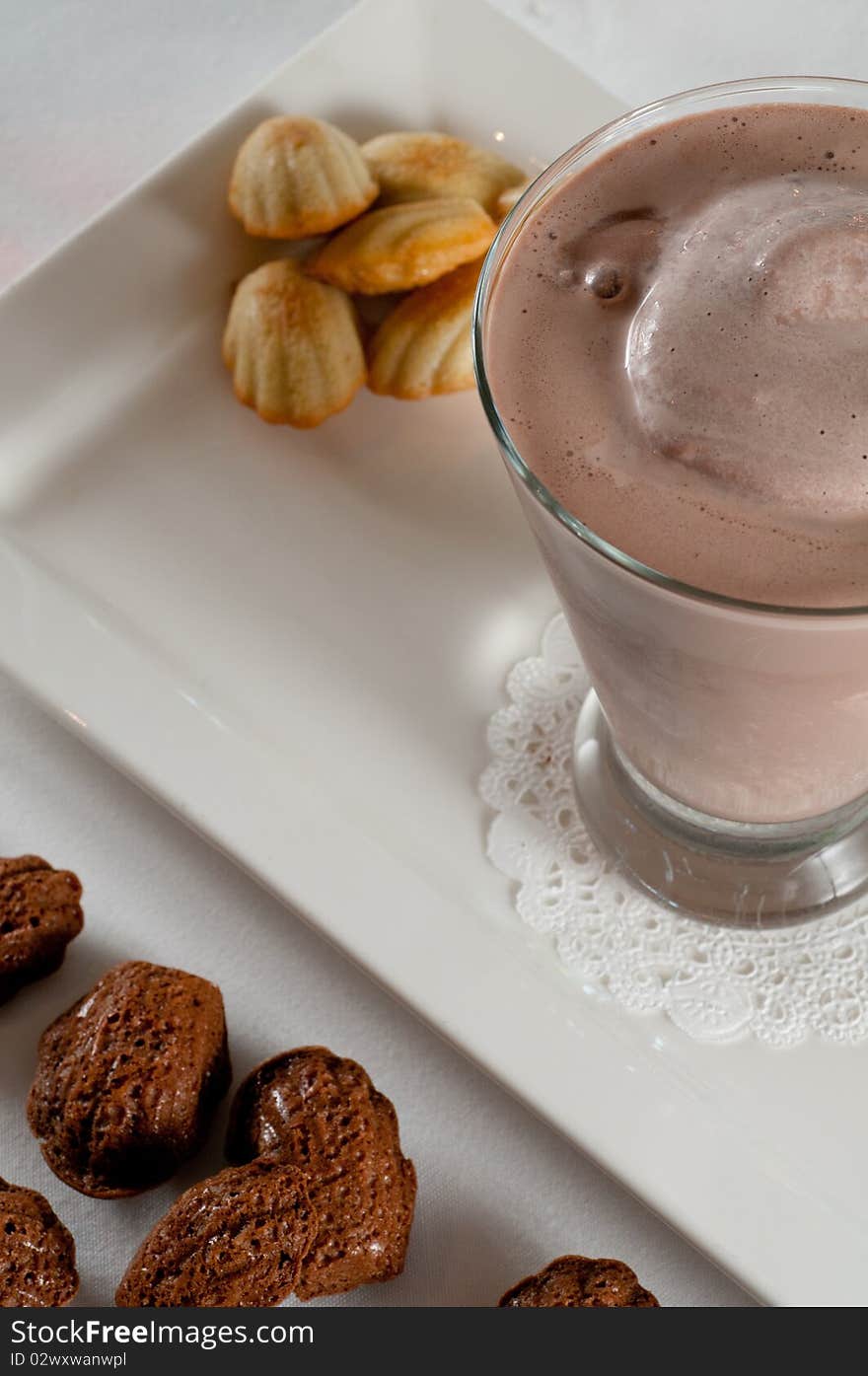 Milkshake and cookies