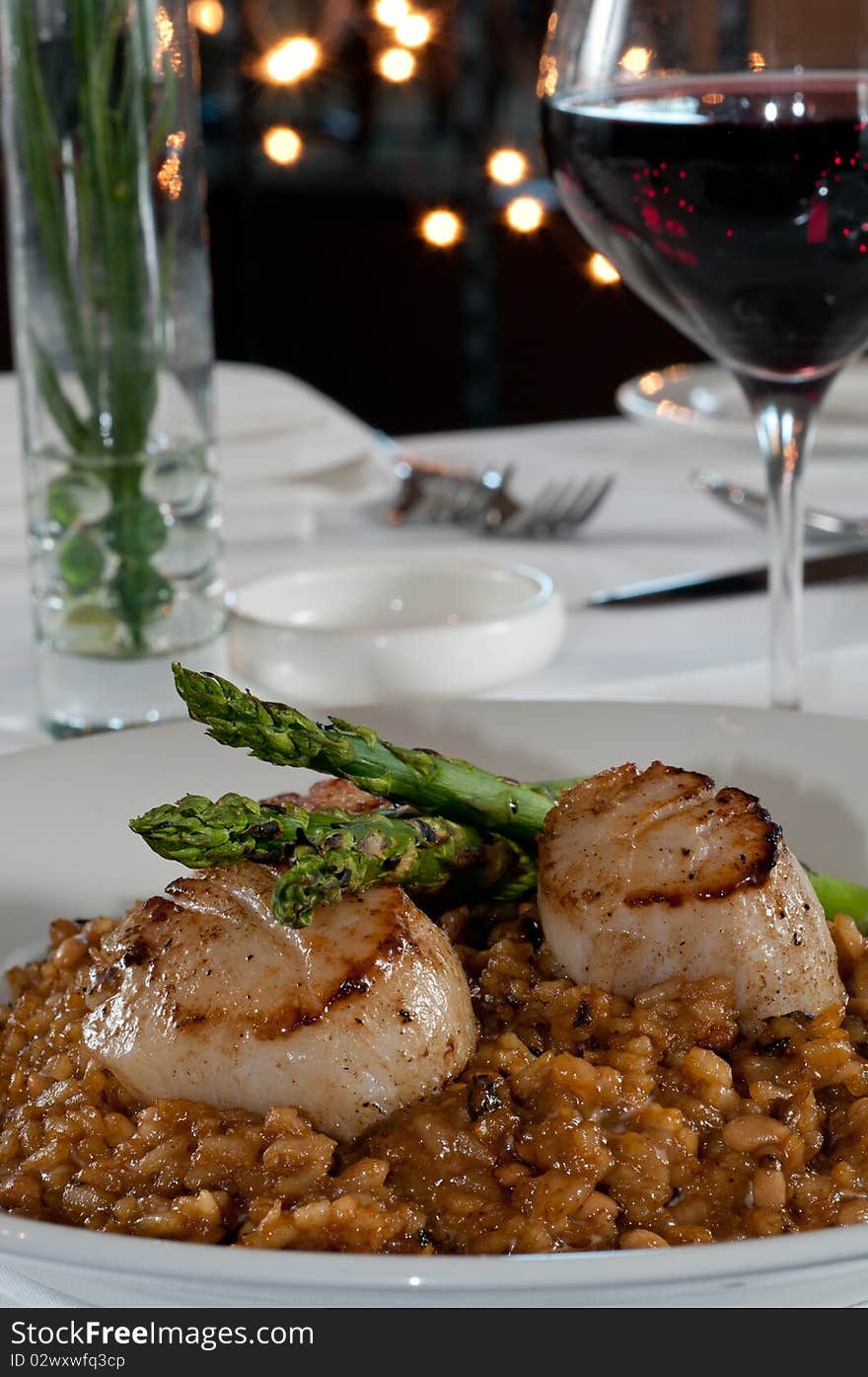 Scallops and asparagus