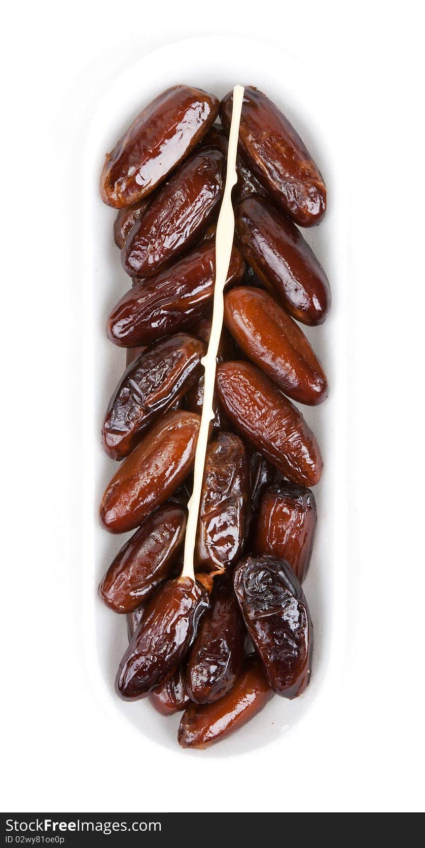 Dates in plastic packing