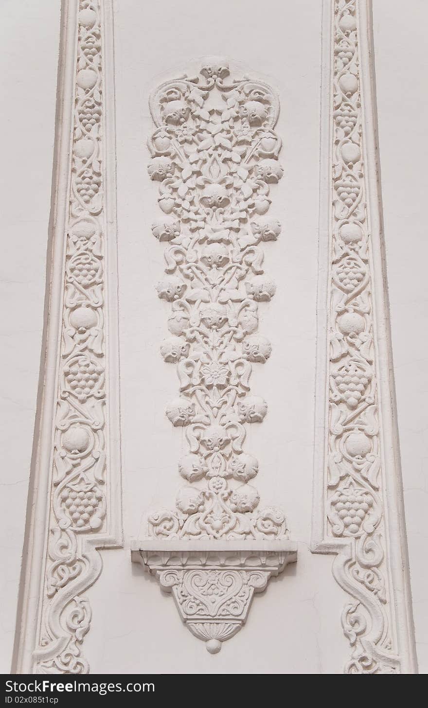 Complex wall ornament