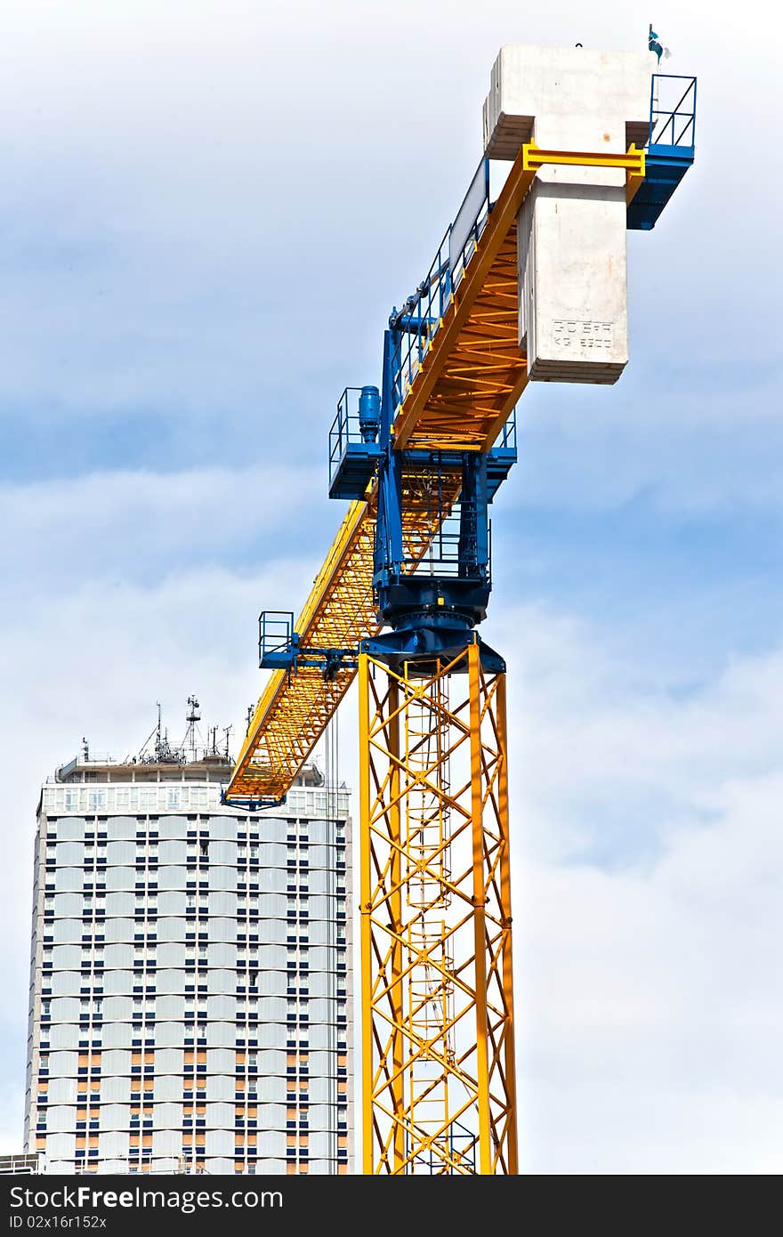 A crane yellow and red. A crane yellow and red