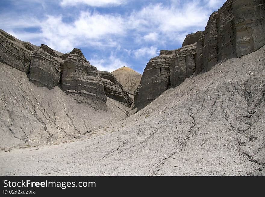 Dome and reefs, the badlands of Caineville, a few miles east of Capitol Reef National Park. Dome and reefs, the badlands of Caineville, a few miles east of Capitol Reef National Park