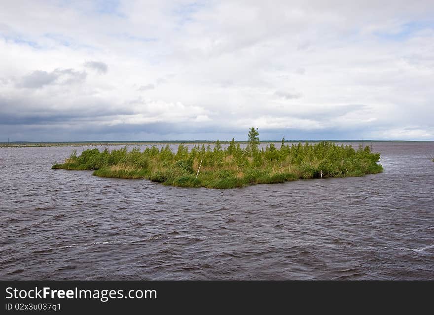 Drowned island on Beloe lake