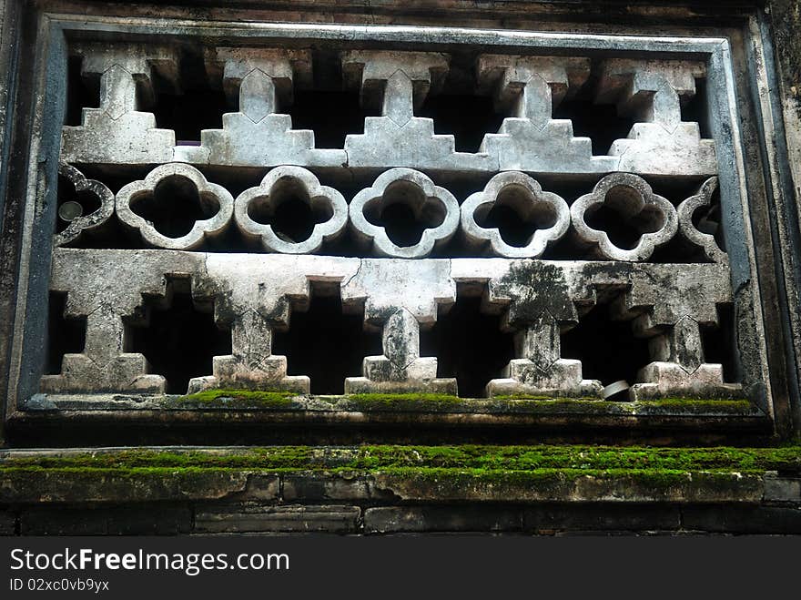 China's jiangxi lean the thousand-year-old village flow into the pit of ancient window. China's jiangxi lean the thousand-year-old village flow into the pit of ancient window