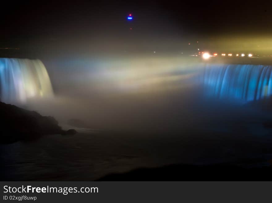 Horseshoe Falls, Niagara at night