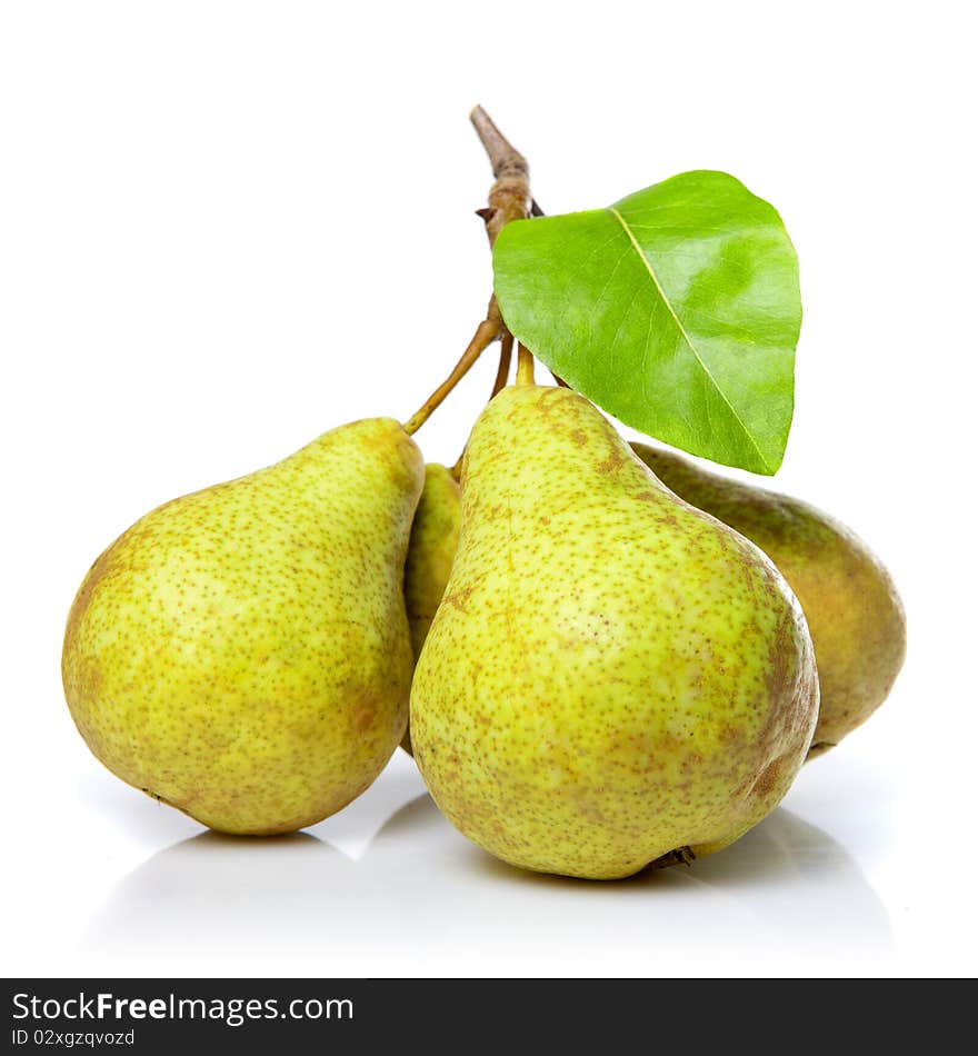 Yellow pears with leaf isolated