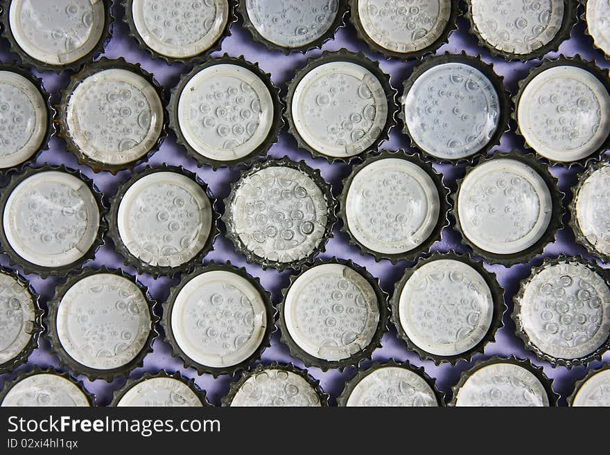 A soft sponge in the bottle cap