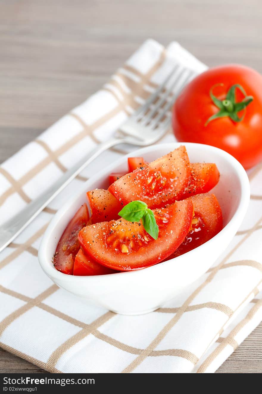 Tomato salad with fresh pepper