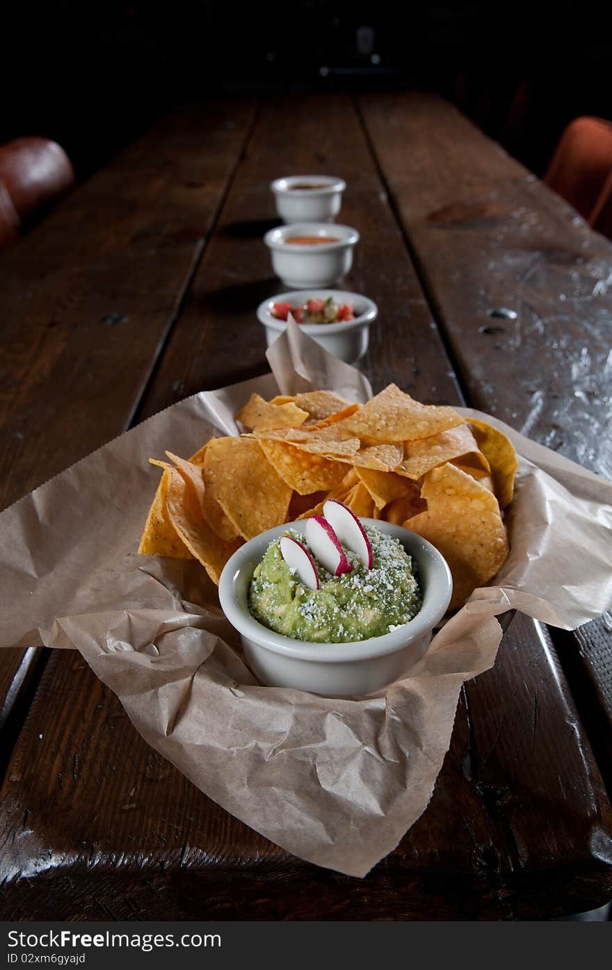 Tortilla Chips With Fresh Guacamole