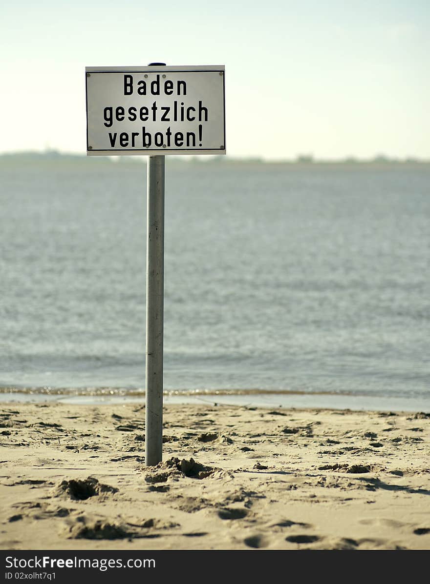 No diving sign  in german