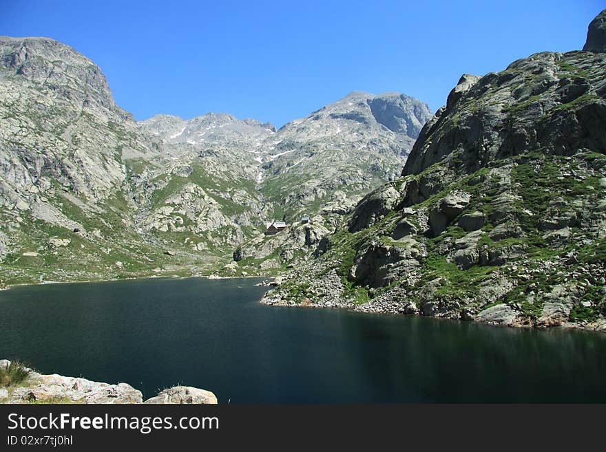 Sites of Madmen and Mirrored, France