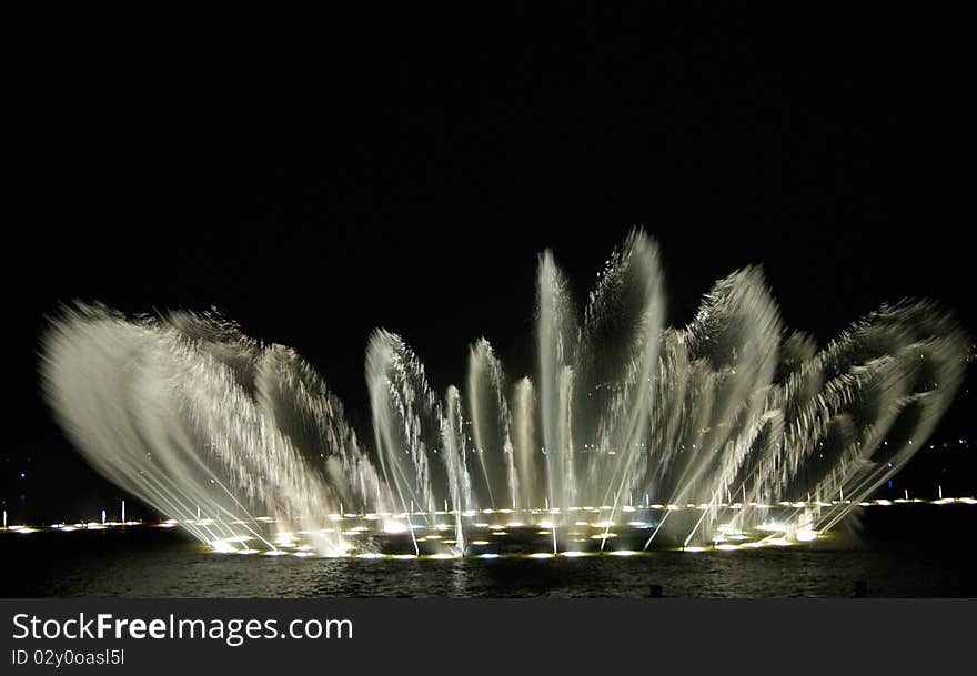 West Lake，musical fountain