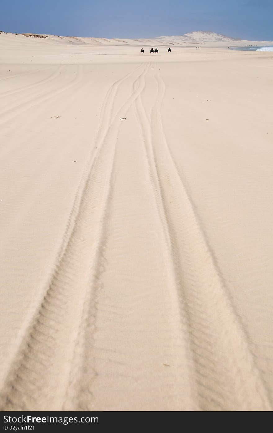 Wide beach and quad race. Wide beach and quad race