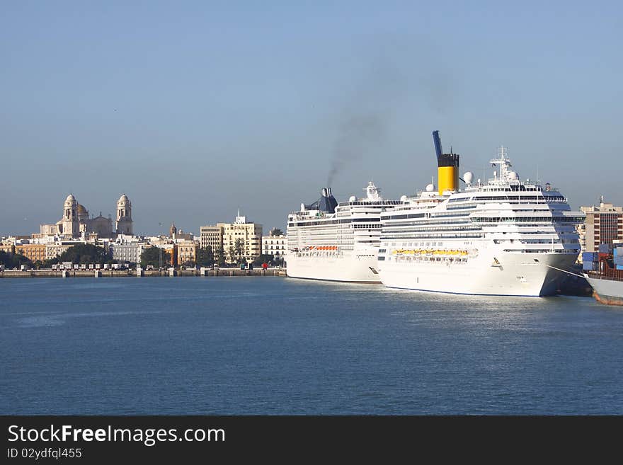 Cadiz Cathedral And Cruise Ships