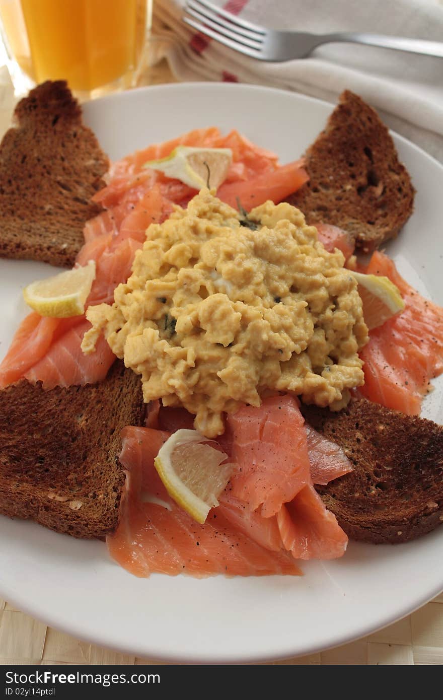 Scrambled Eggs & Smoked Salmon Breakfast