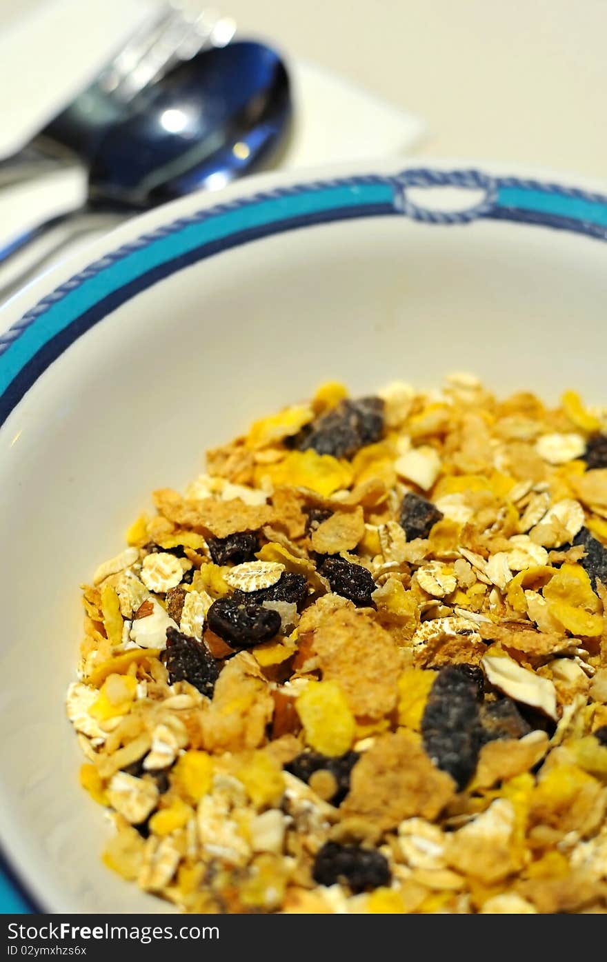 Healthy muesli or cereal topped with dried raisins. Normally eaten during breakfast.