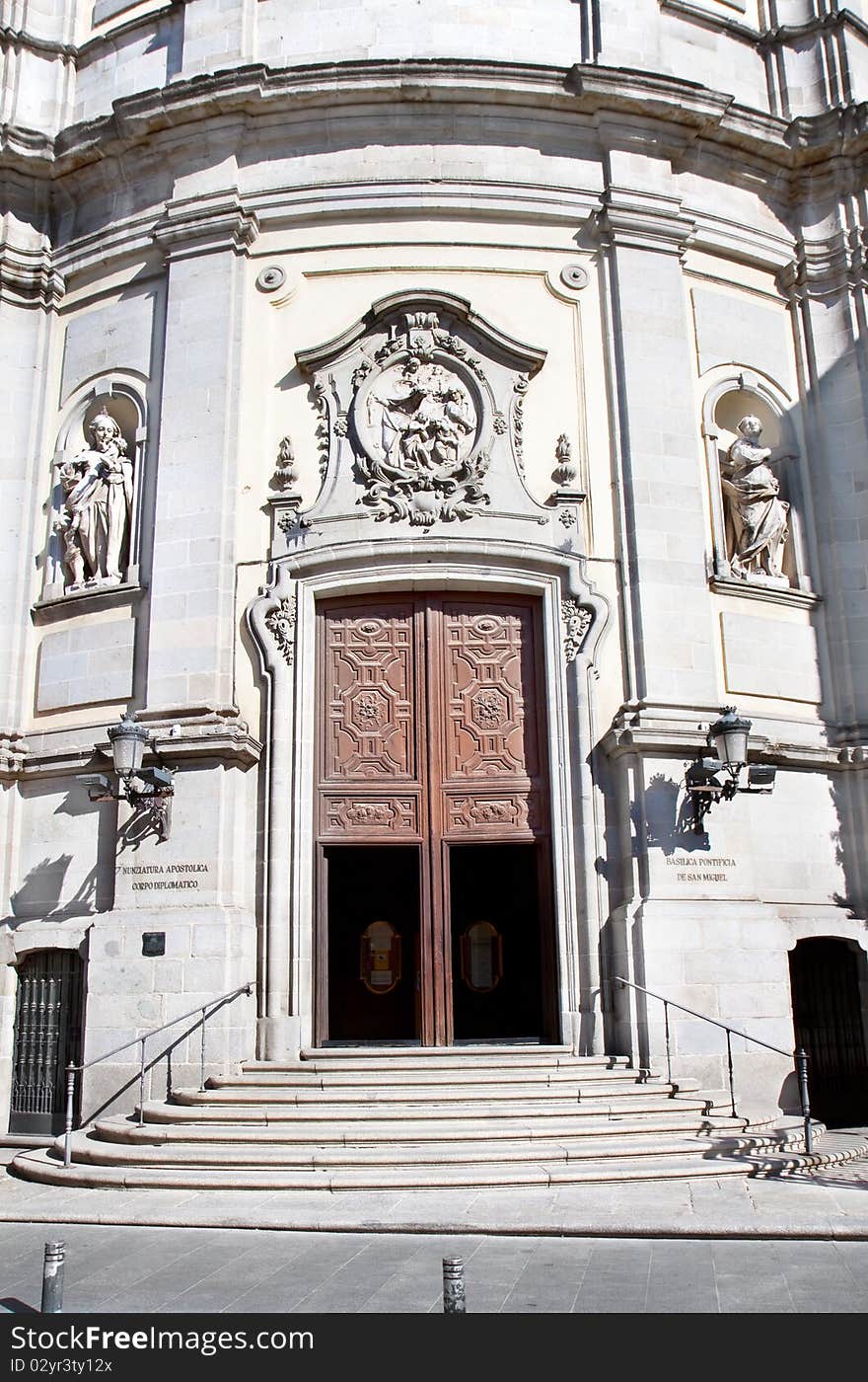 Entrance door in Basilica San Miguel, Madrid