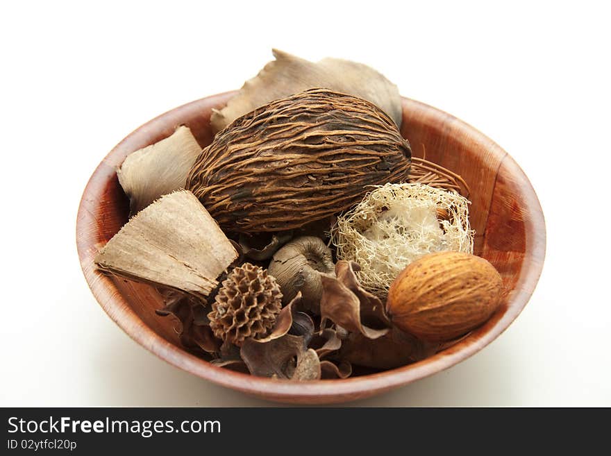 Nutshells with fragrance in the wood bowl