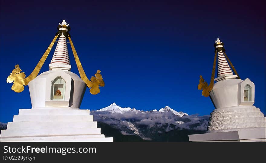 Pagoda facing the Snow Mountain in Shangri-La