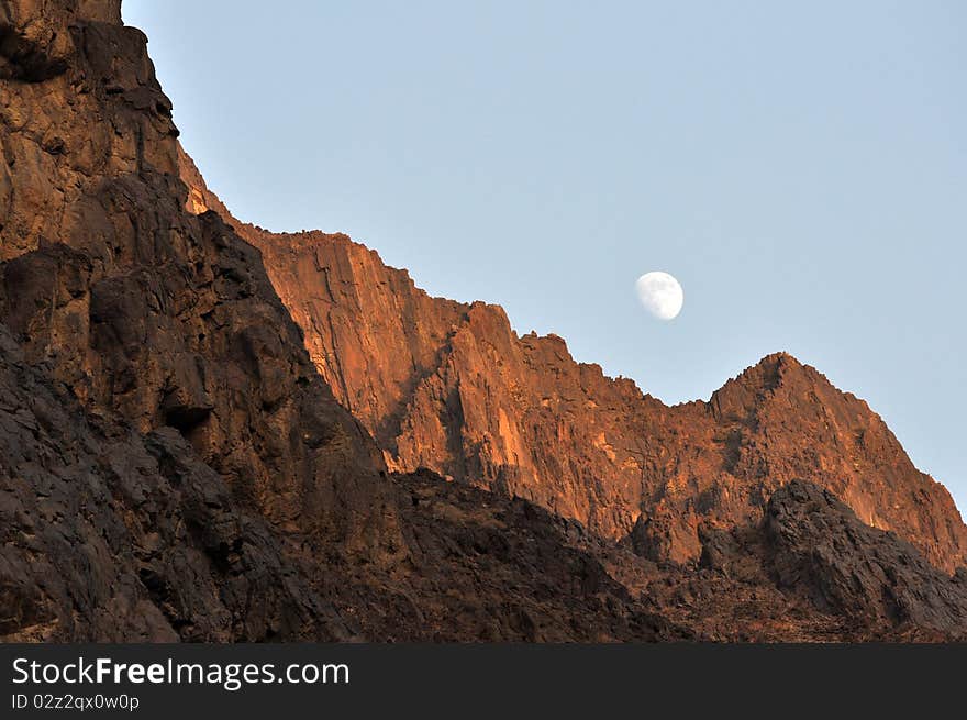 Moon ower mountains