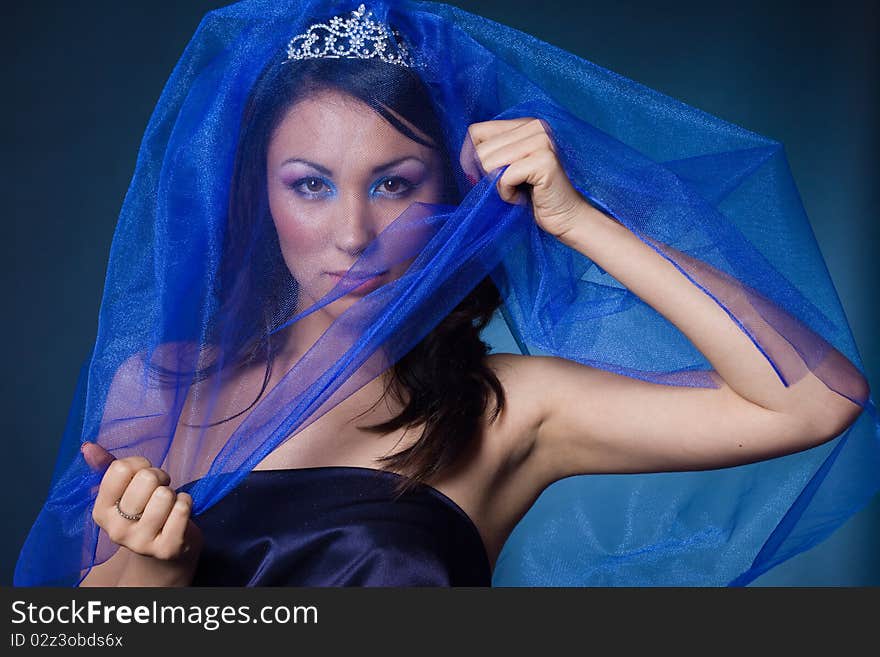 Girl with diamond crown and veil