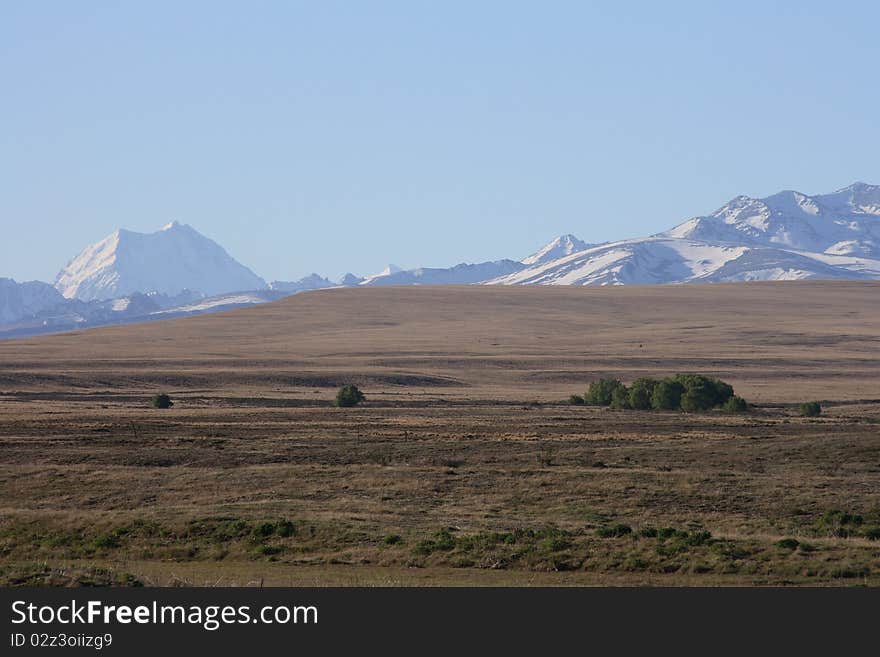 Looking towards Mt Cook over dry farmland in South Canterbury, New Zealand.