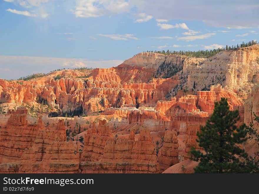 Sun shines off of Bryce Canyon