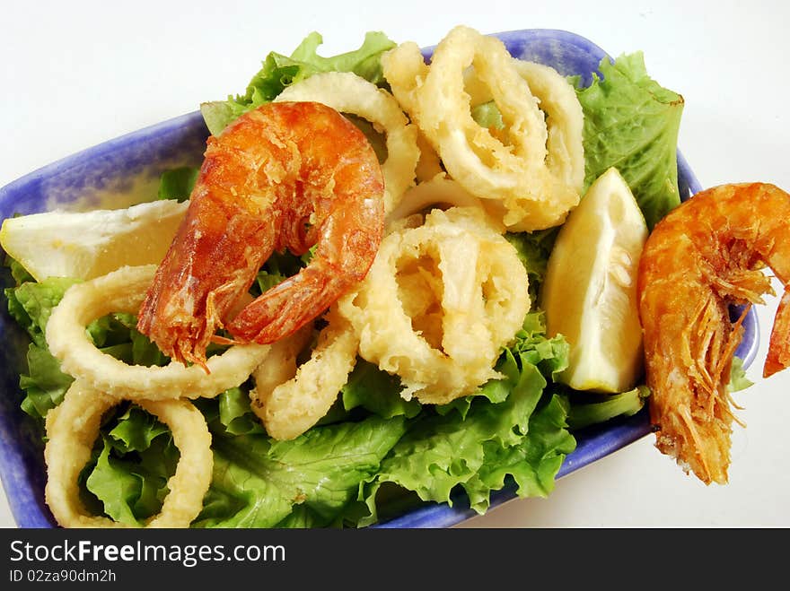 Fried calamari rings and shrimp