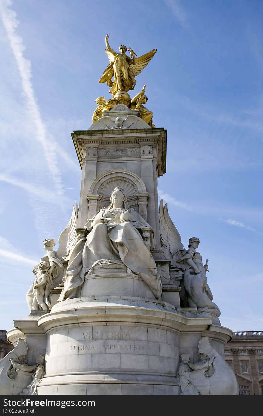 Queen Victoria statue outside Buckingham palace. Queen Victoria statue outside Buckingham palace