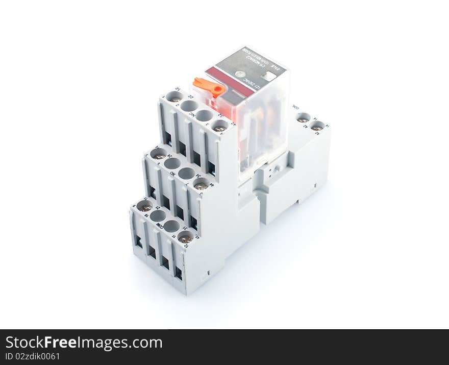 Electric switching relay