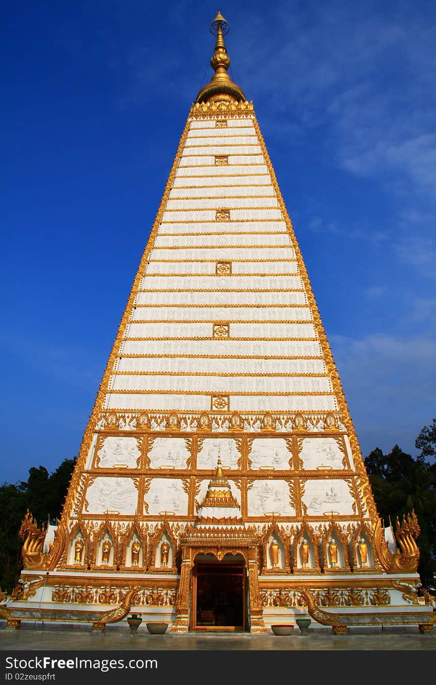 Phra That Nong Bua