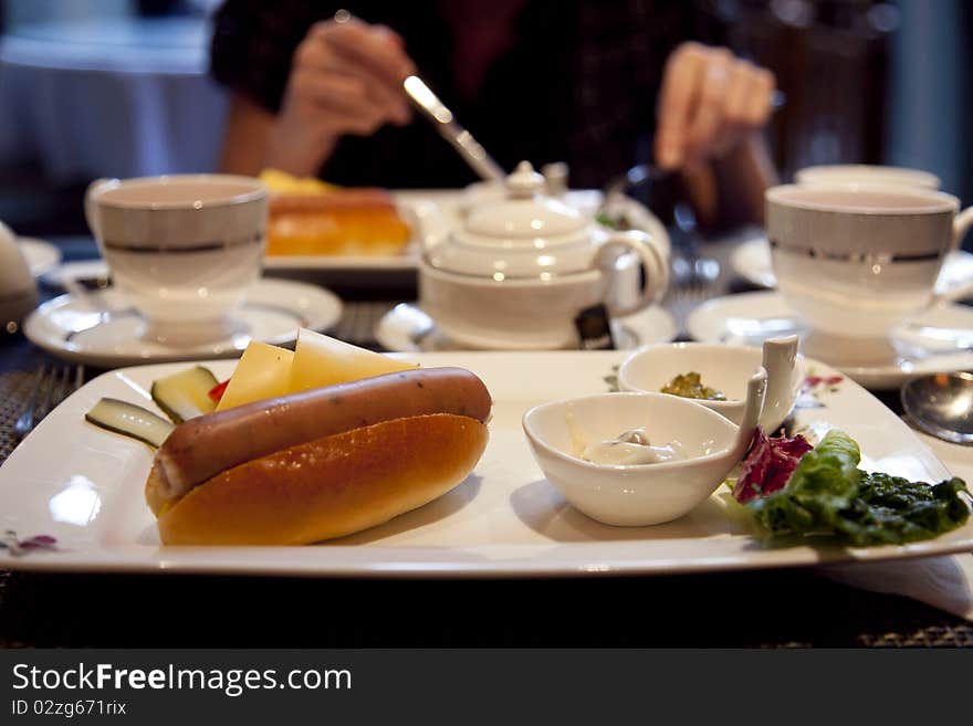 A woman eats gorgous England style meal