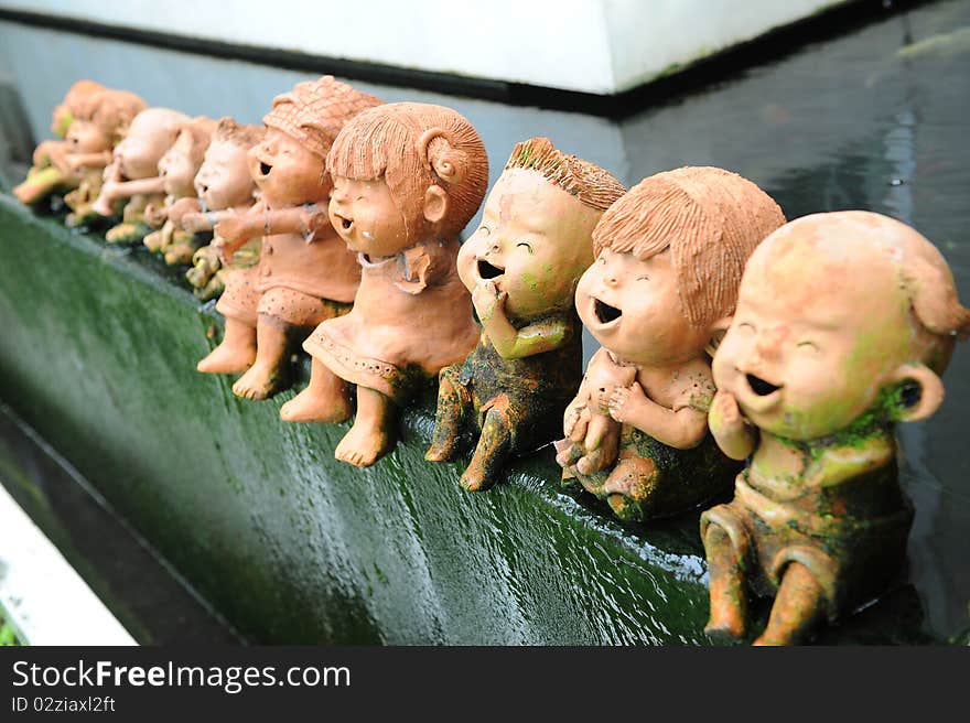 Many doll in the pool