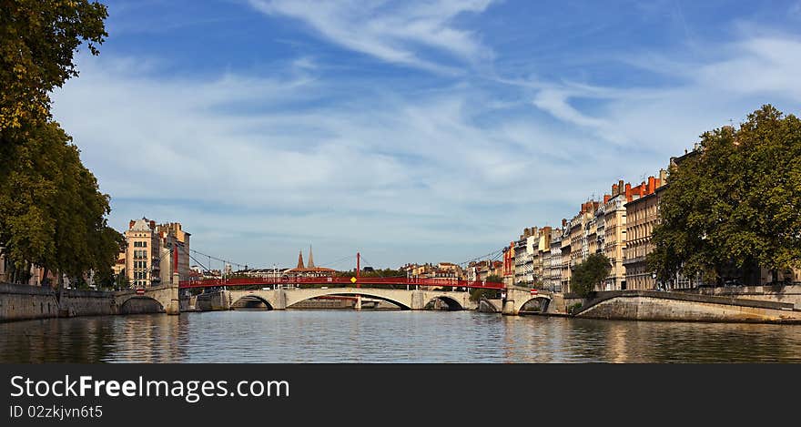 Panoramic footbridge