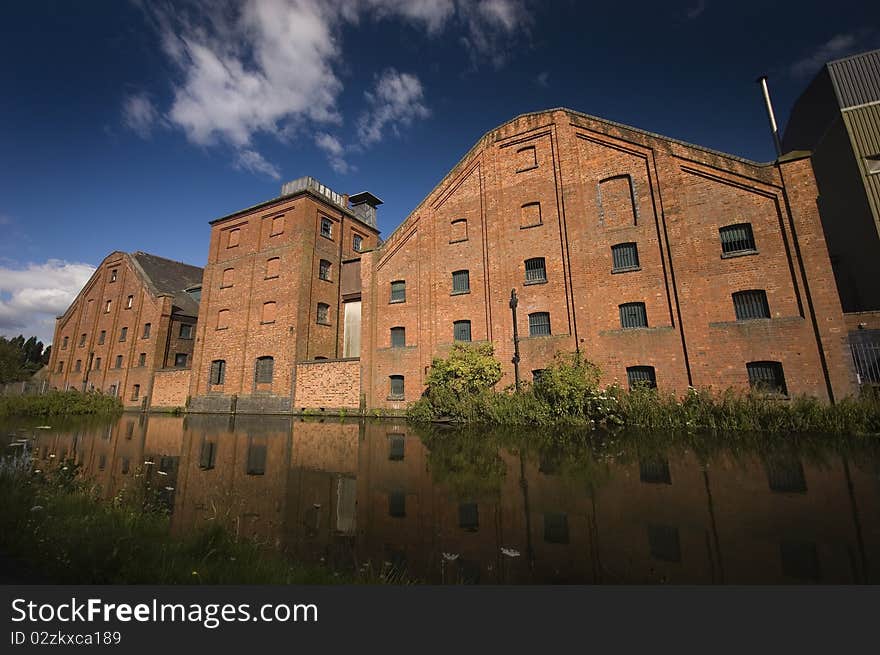 An old factory along a canal.
Taken with a wide angle lens & polariser filter. An old factory along a canal.
Taken with a wide angle lens & polariser filter.