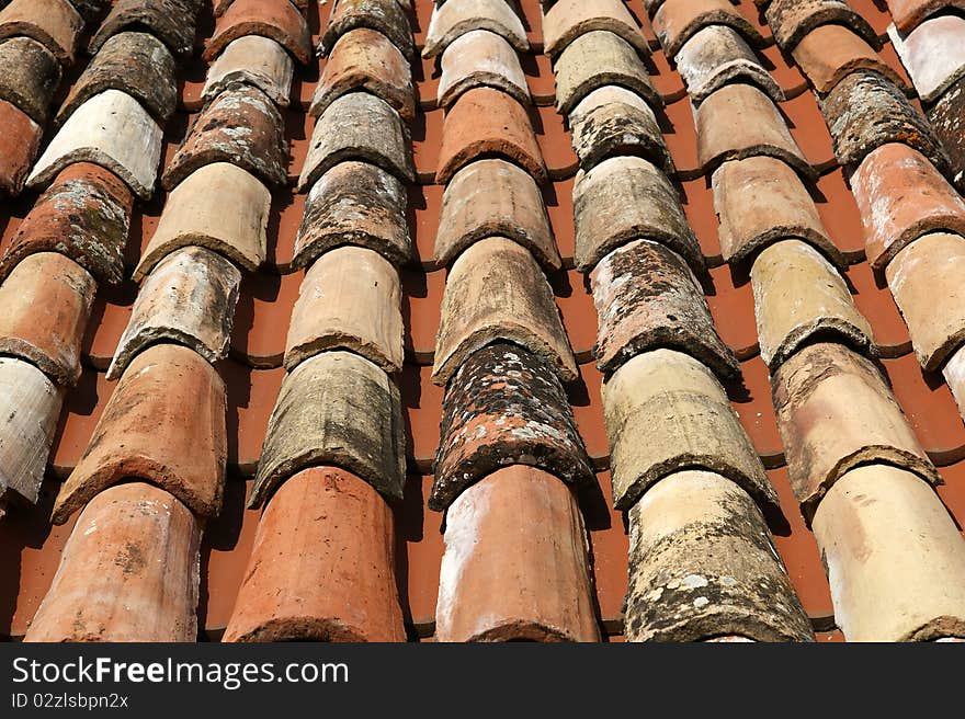 Covering of a roof making interesting pattern.