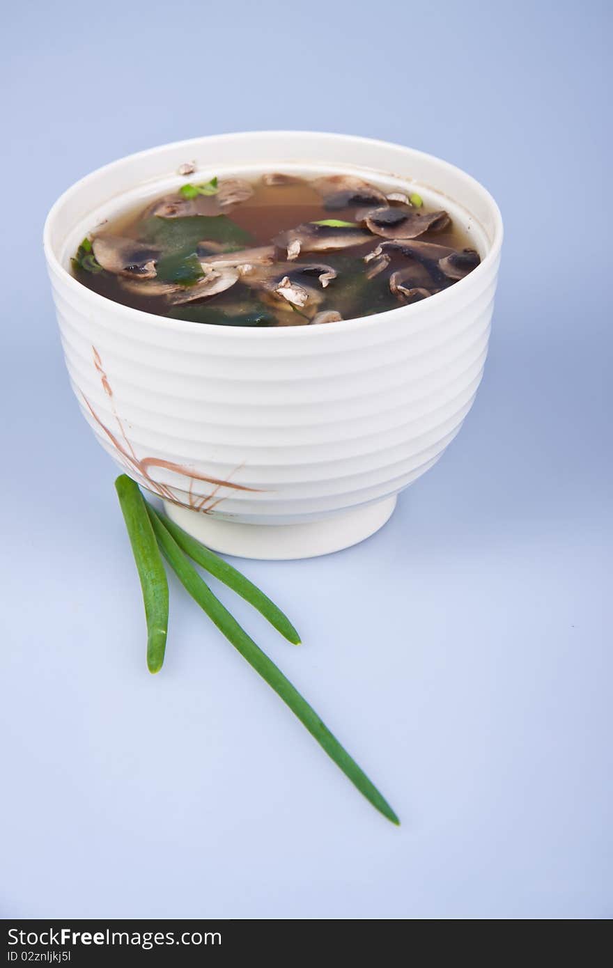 A traditional Japanese soup made from brine with green onions