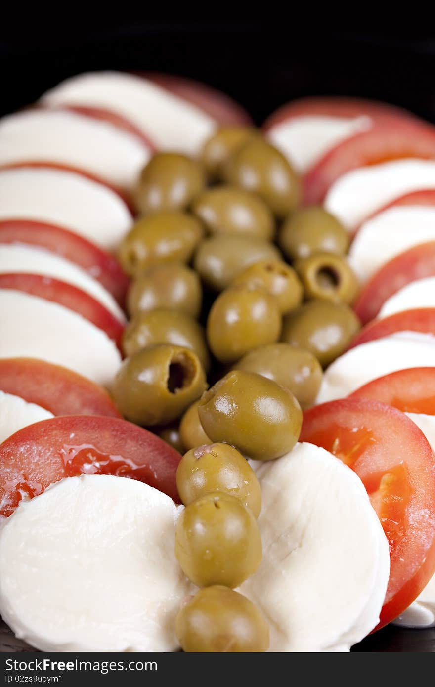 Mozzarella, tomatoes and olives