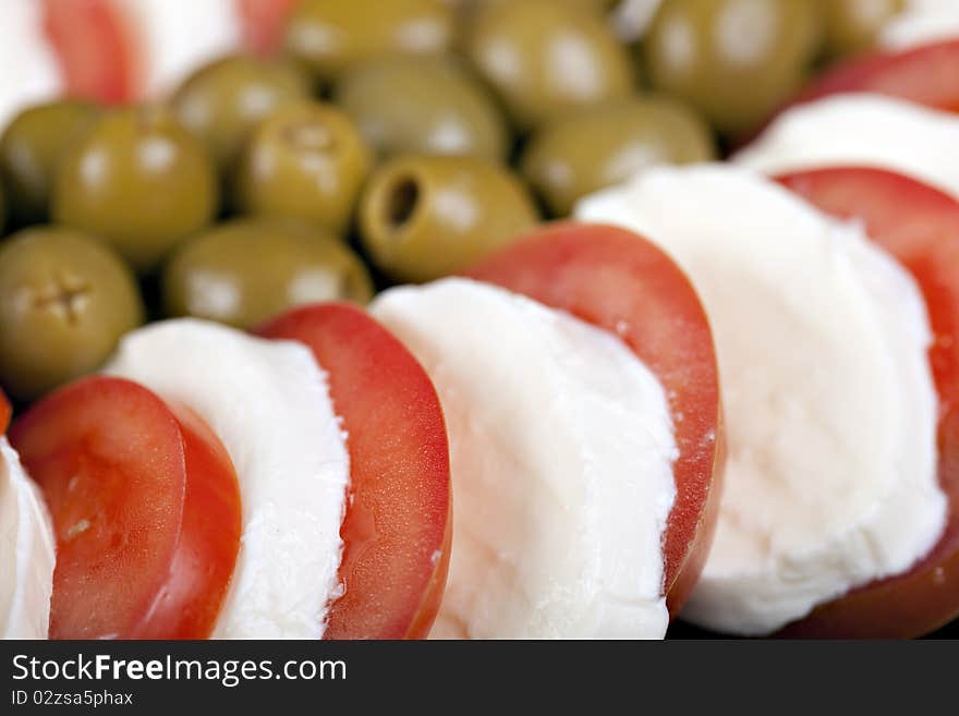 Mozzarella, tomatoes and olives