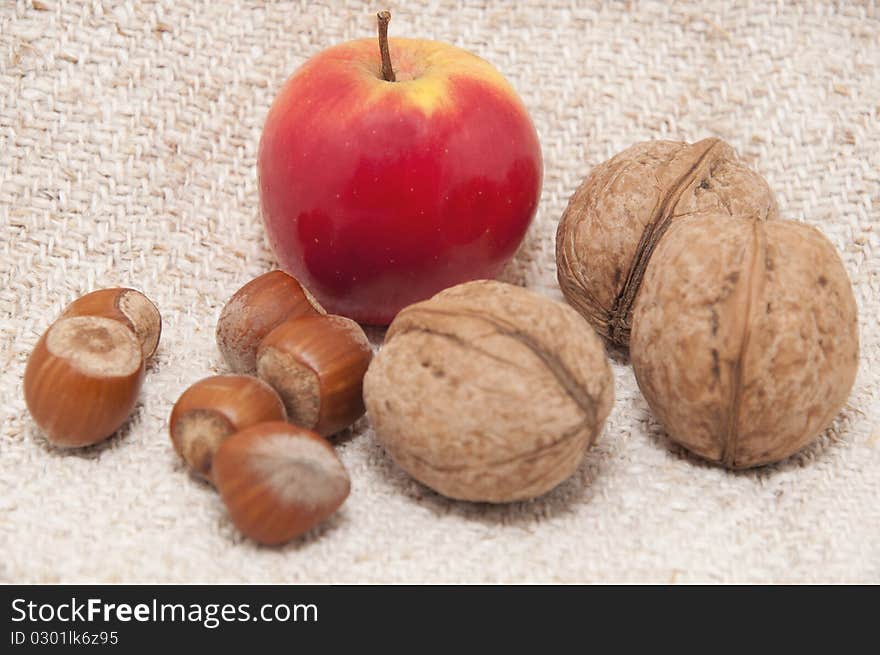 Apples with hazelnuts and walnuts, healthy meal